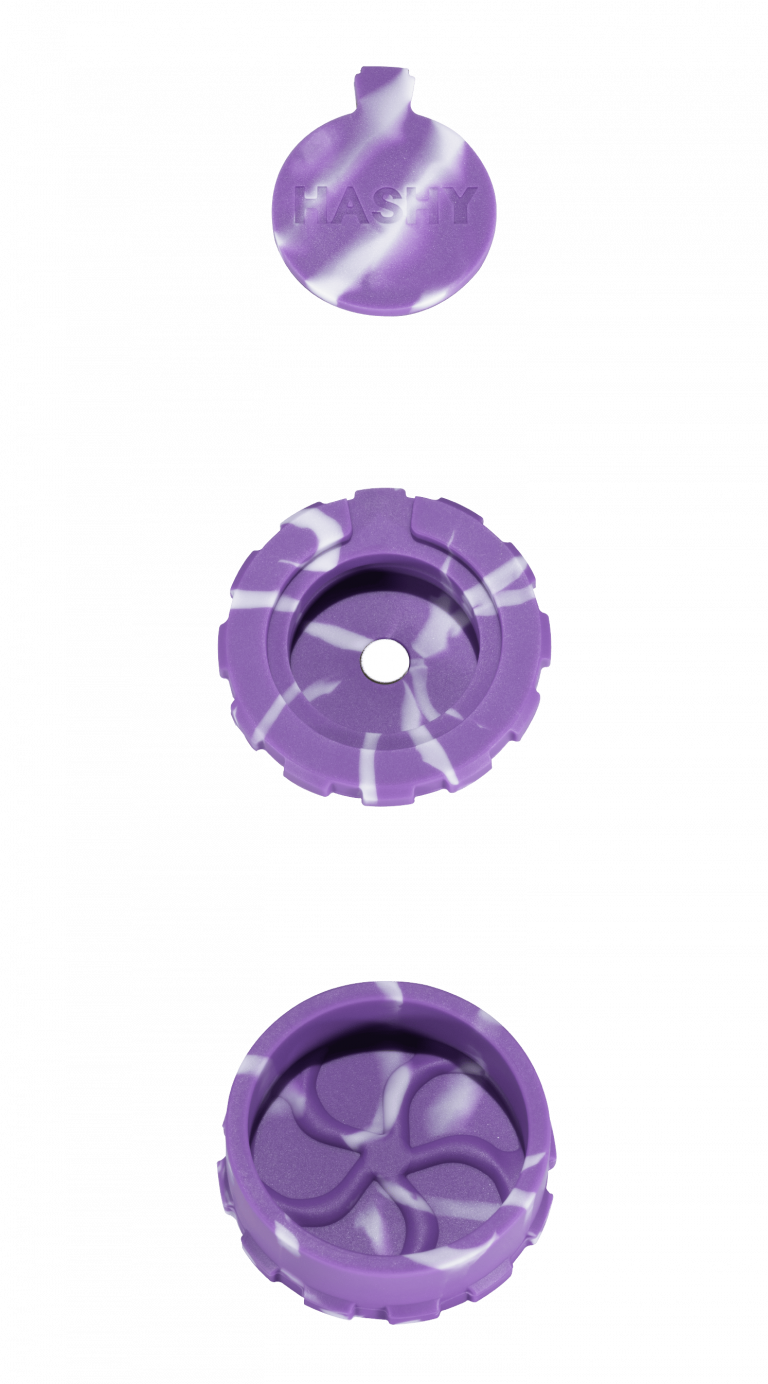 Grinder Hashy in uso - macinatura erba e fumo